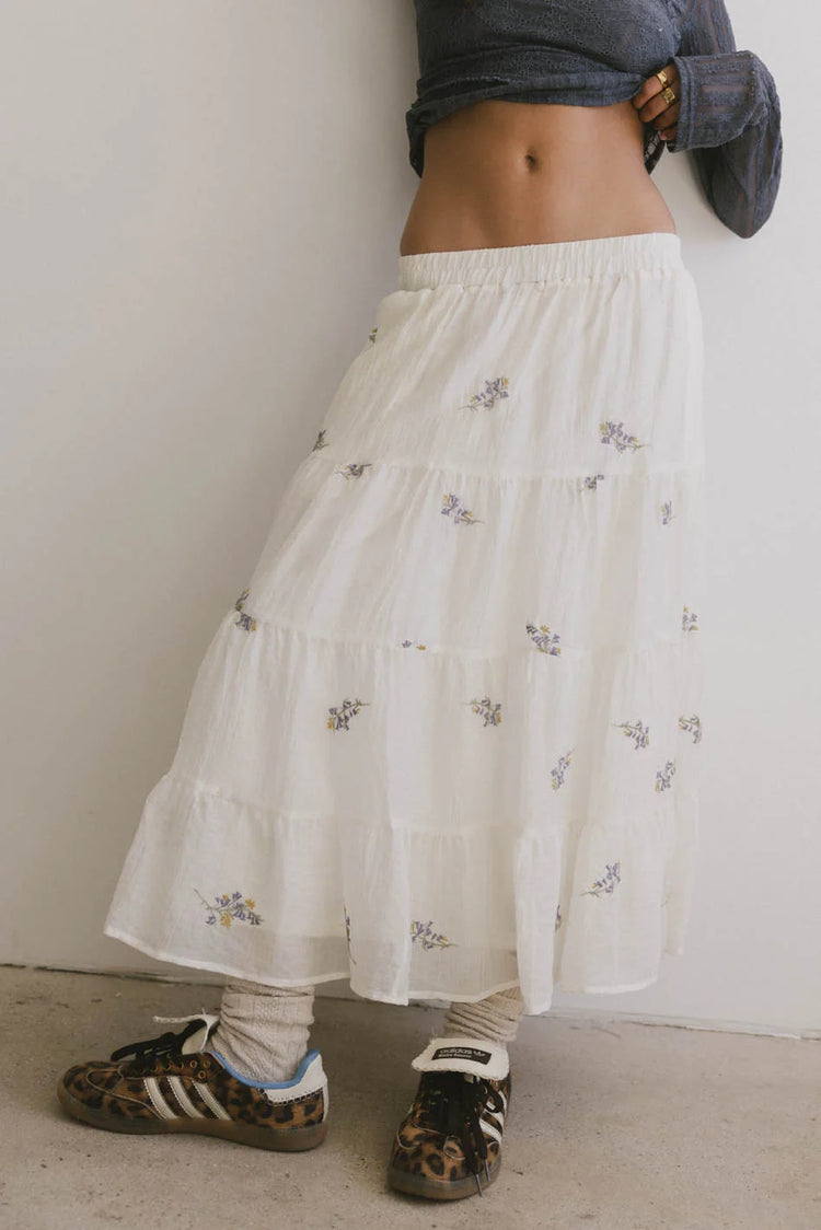 Elastic waist skirt in cream 