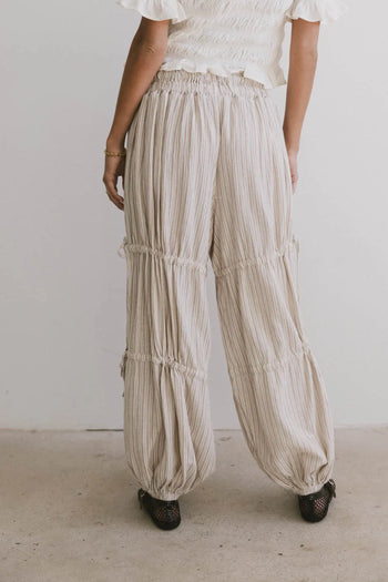 Elastic cuff bottom pants in cream 
