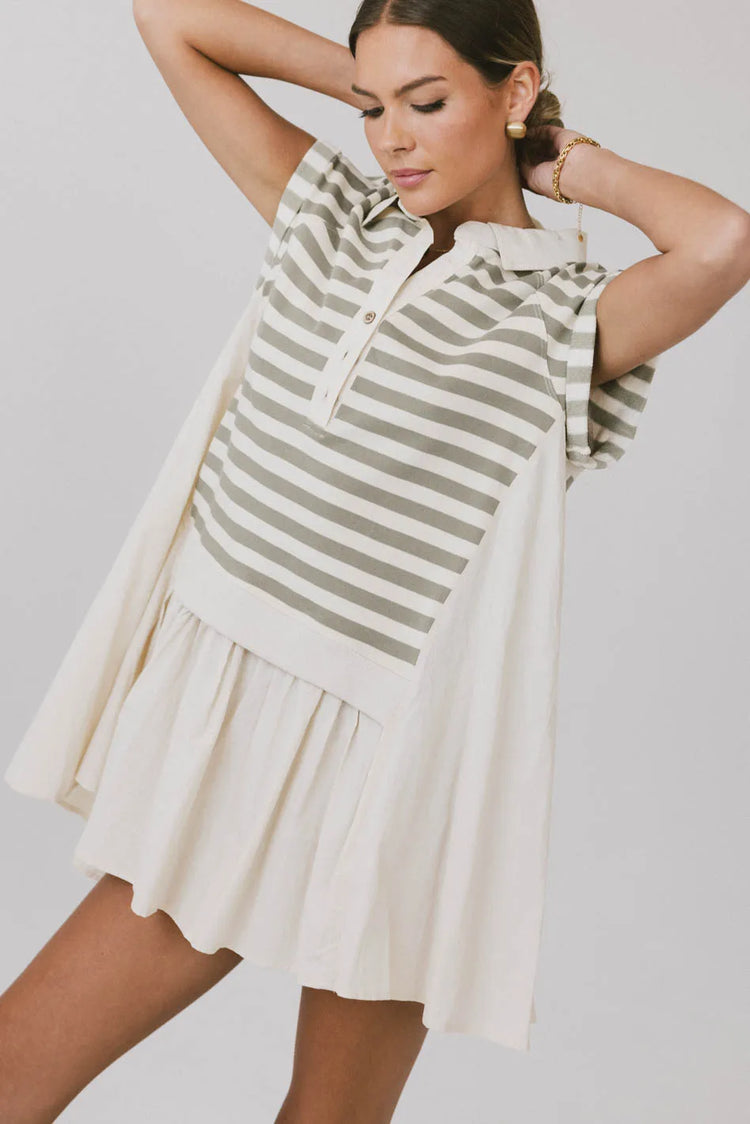 Short sleeves dress in olive 