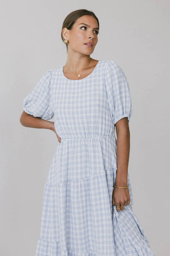 Round neck dress in blue 