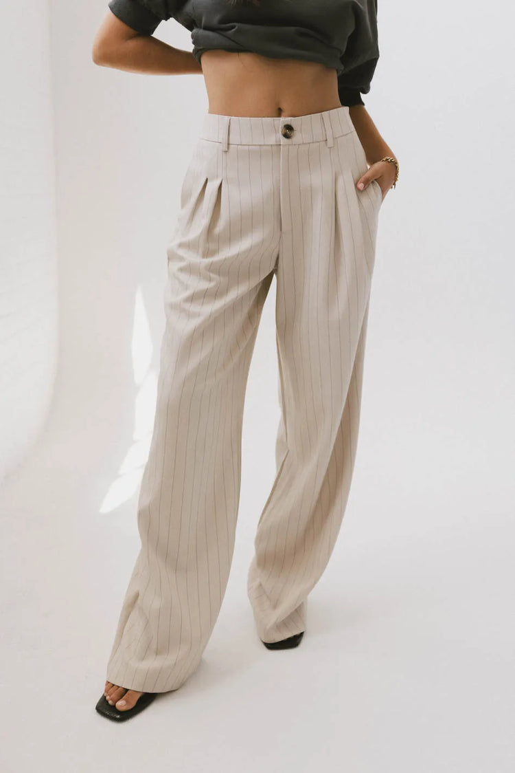 Two hand pockets pants in cream 