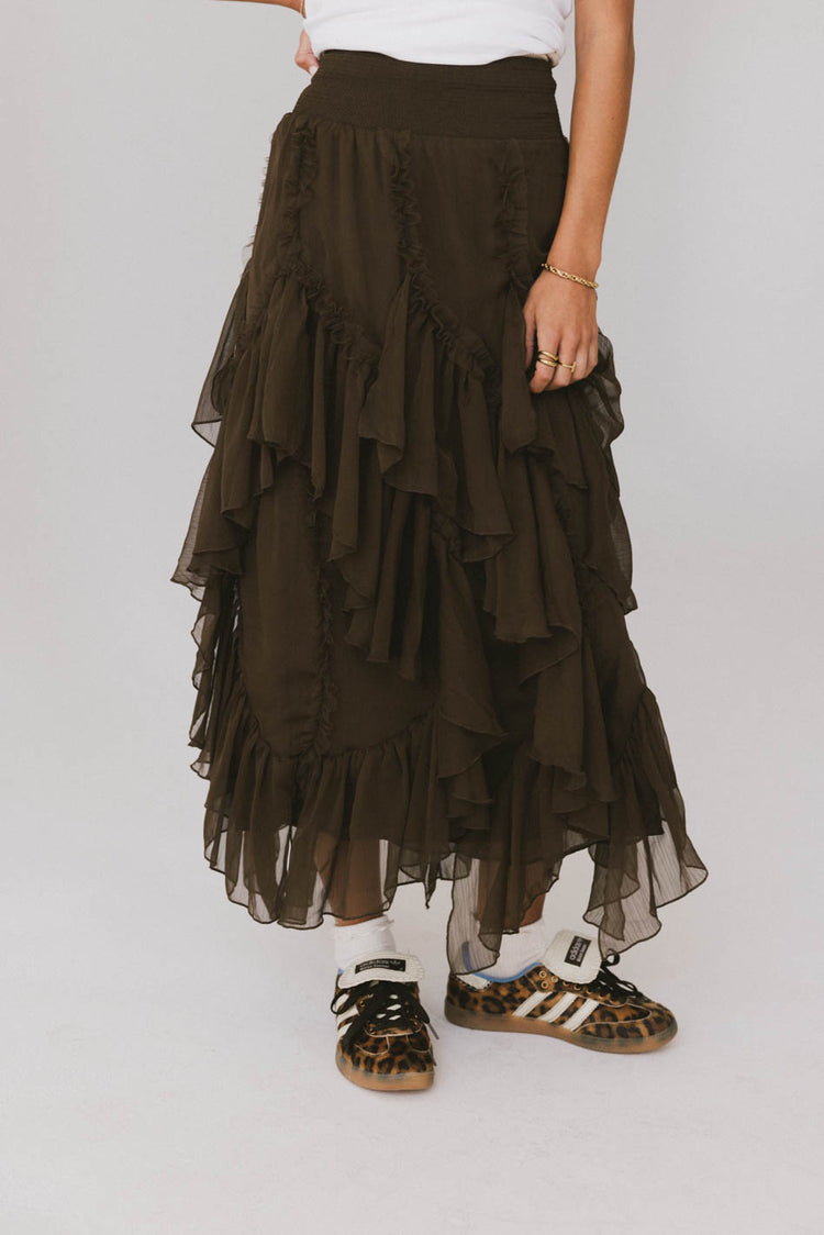 ruffled skirt in brown