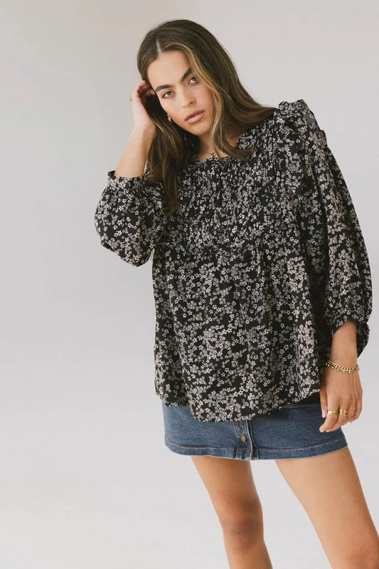 Long sleeves ruffled top in black 