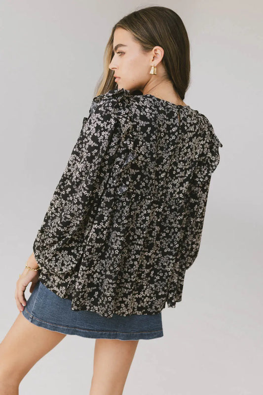 Printed flowers top in black 