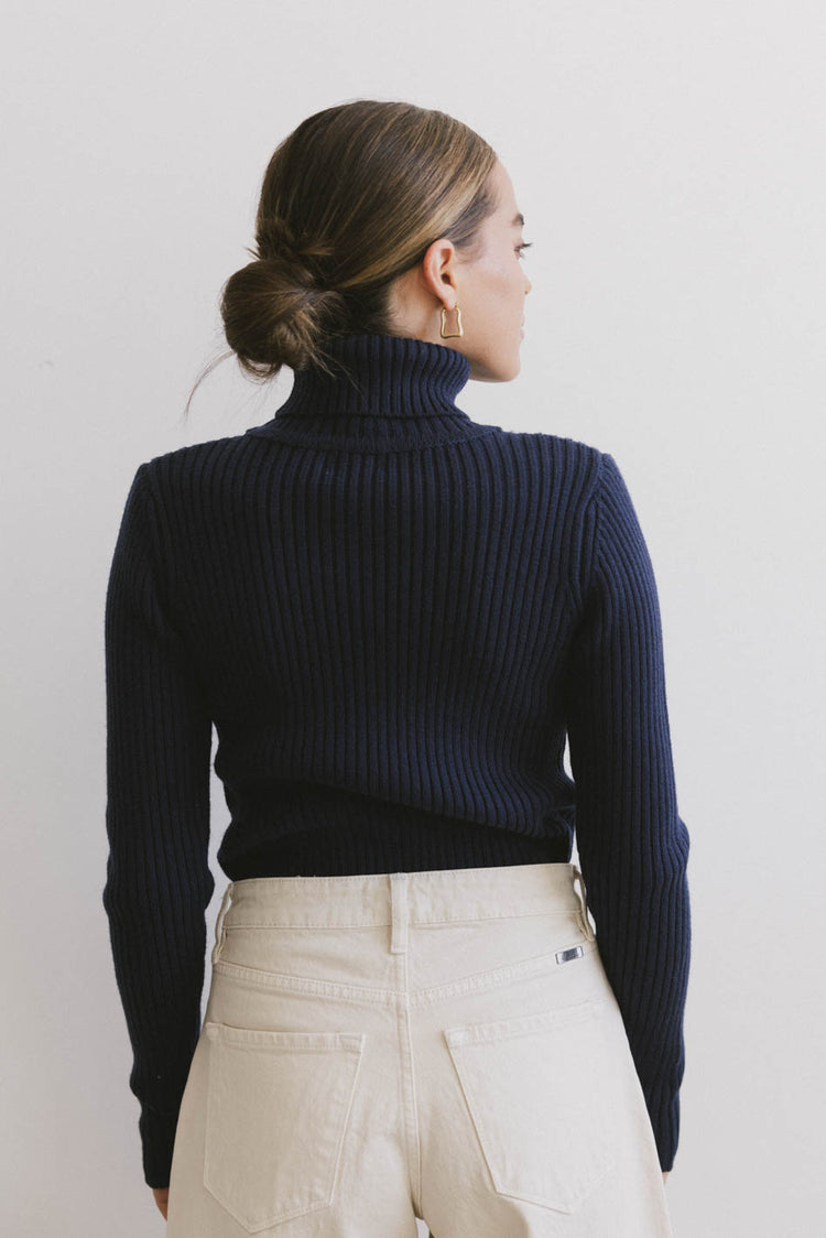 LONG SLEEVE NAVY TURTLENECK SWEATER