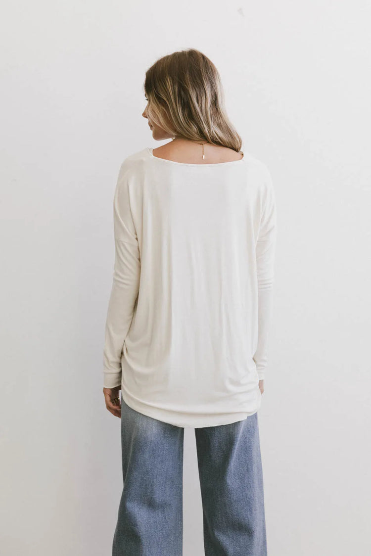 Plain color top in cream 