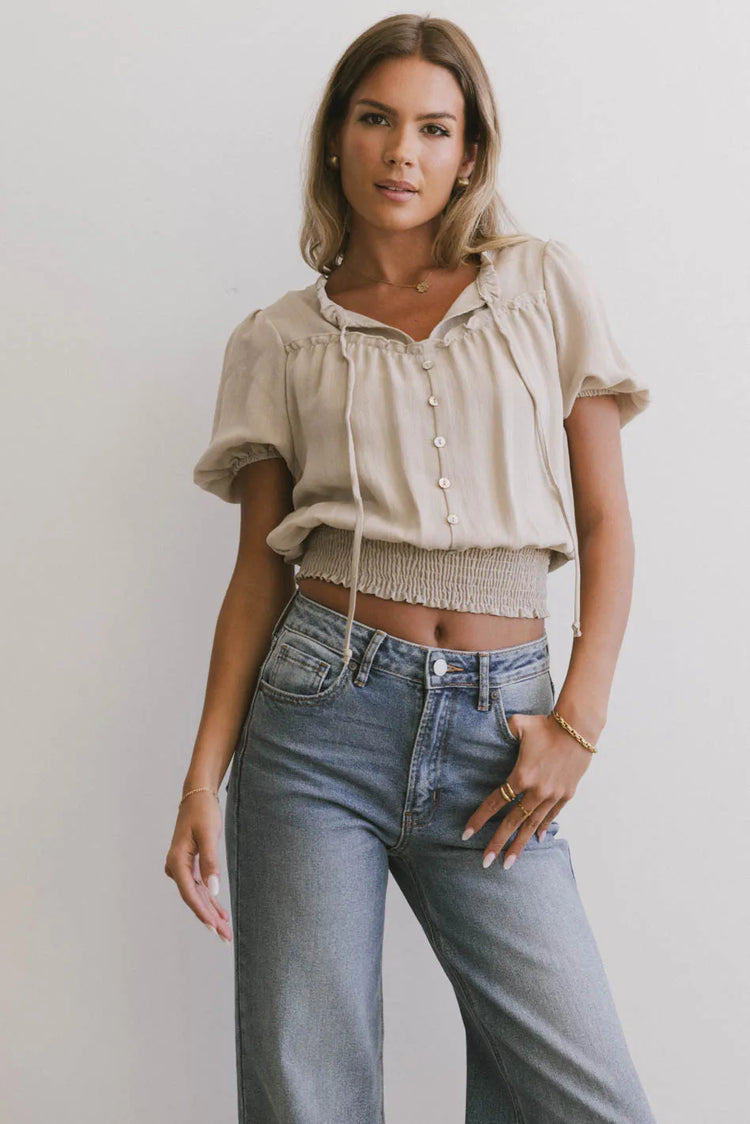 Elastic hem top in oatmeal 