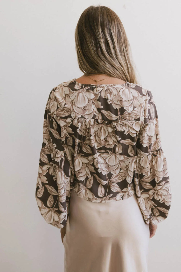 Floral top in brown 