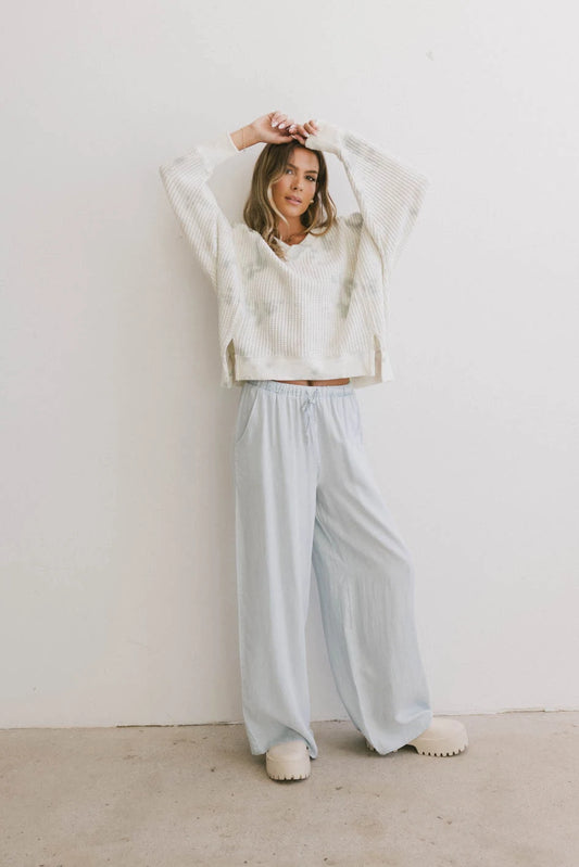 Wide leg pants in light blue 