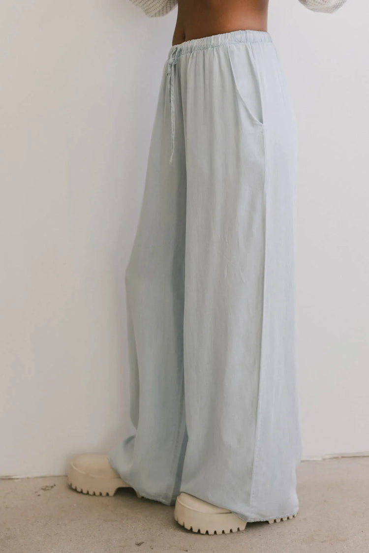 Two hand pockets pants in light blue 