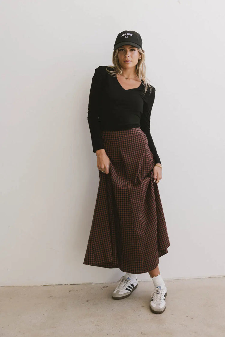 Woven skirt in burgundy 