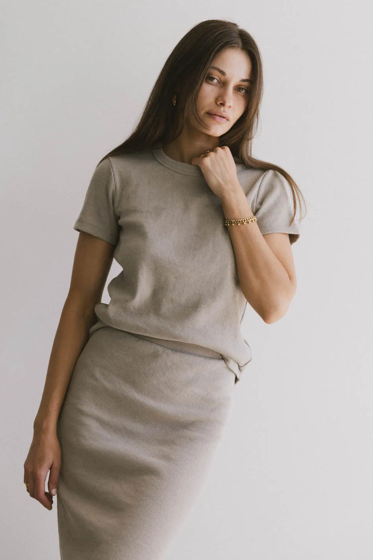 Ribbed basic top in taupe 