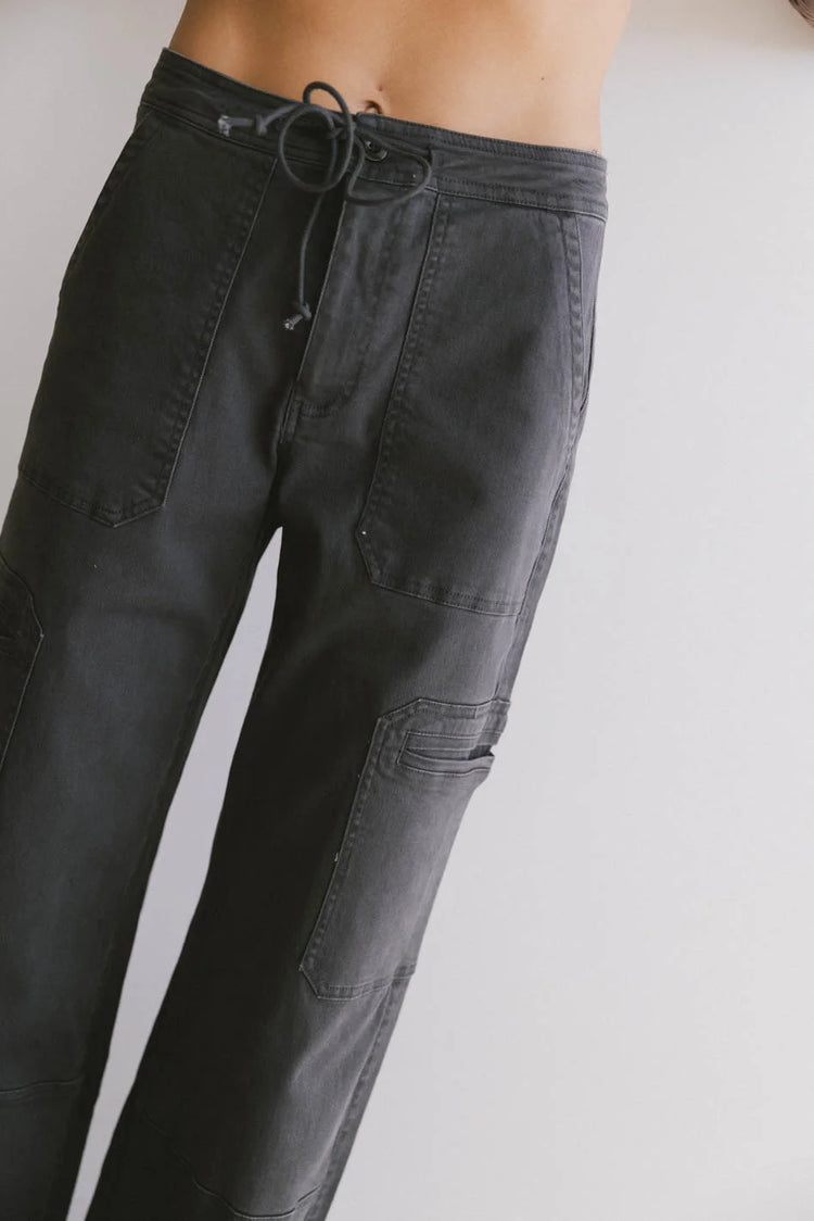 Waist strap pants in charcoal 