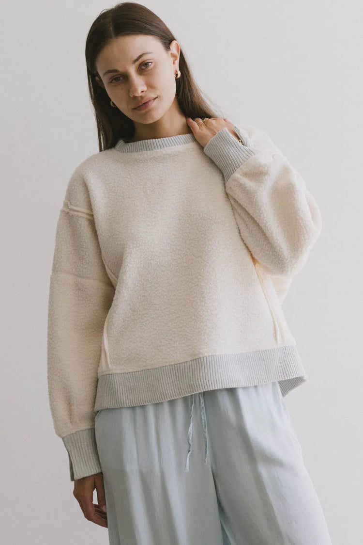 Round neck sweater 