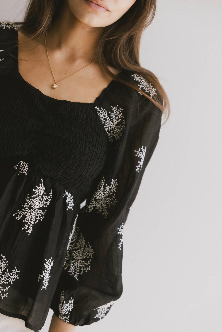 Printed flower top in black 