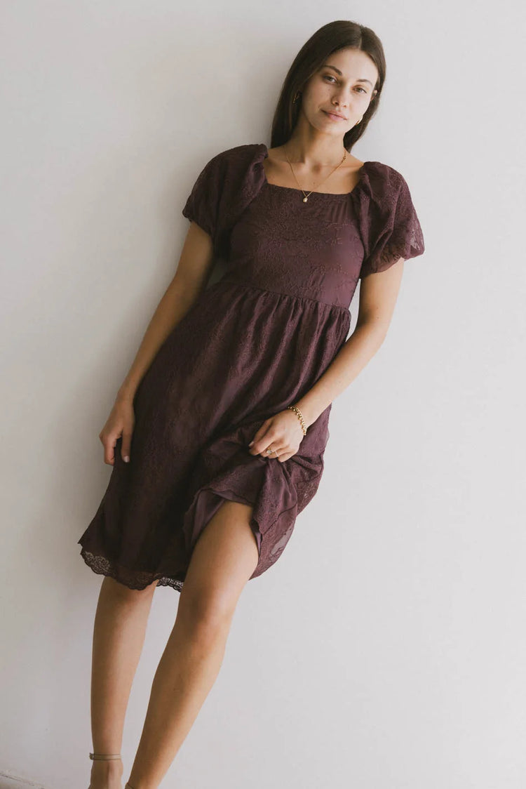 Woven dress in burgundy 