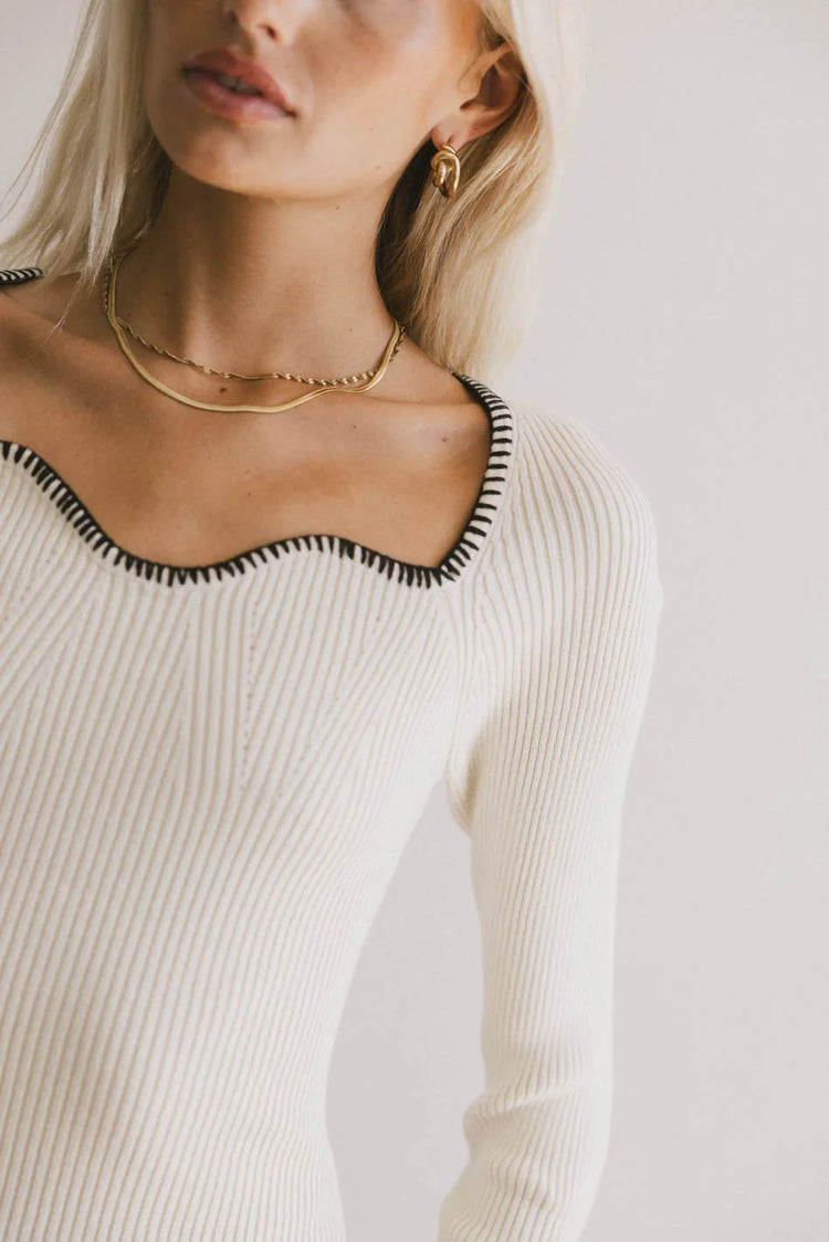 Round neck to pin cream 