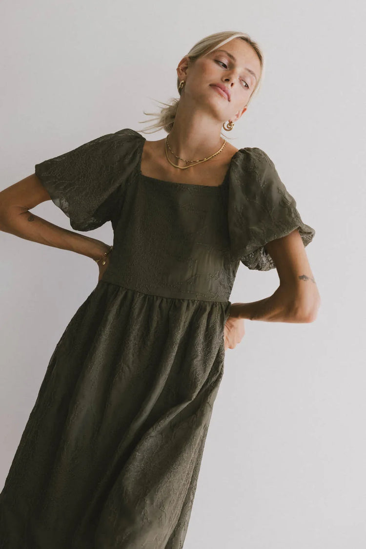 Short sleeves dress in olive 