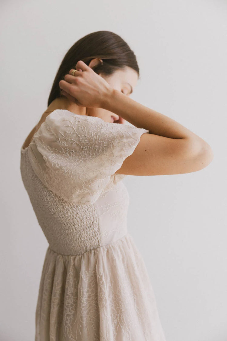 Short sleeves dress in champagne 