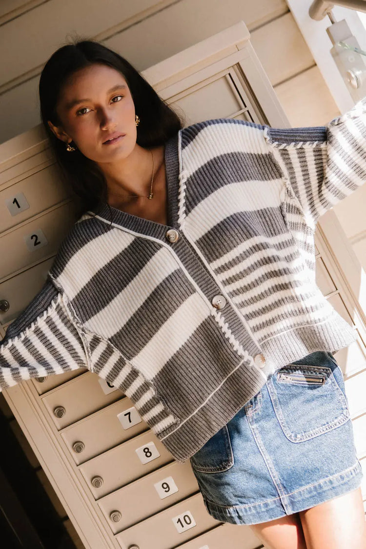 Knit striped sweater in grey 