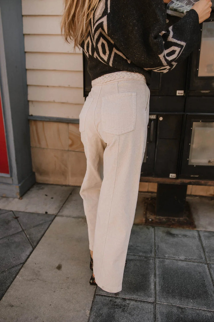 Two back pockets pants in cream 