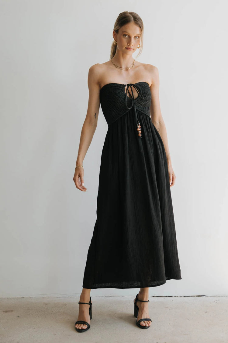 no shoulder sleeves dress in black 