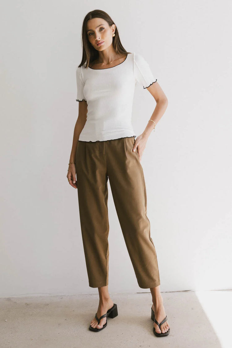 Two hand pockets pants in brown 