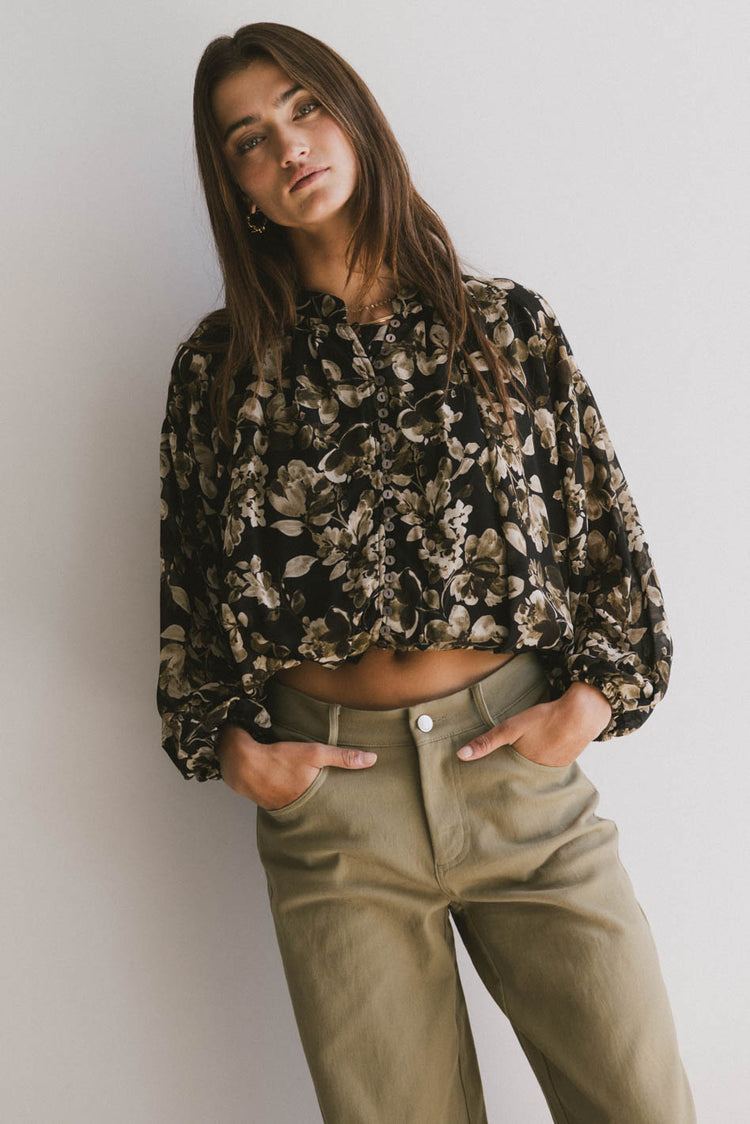 FLORAL BUTTON FRONT BLOUSE