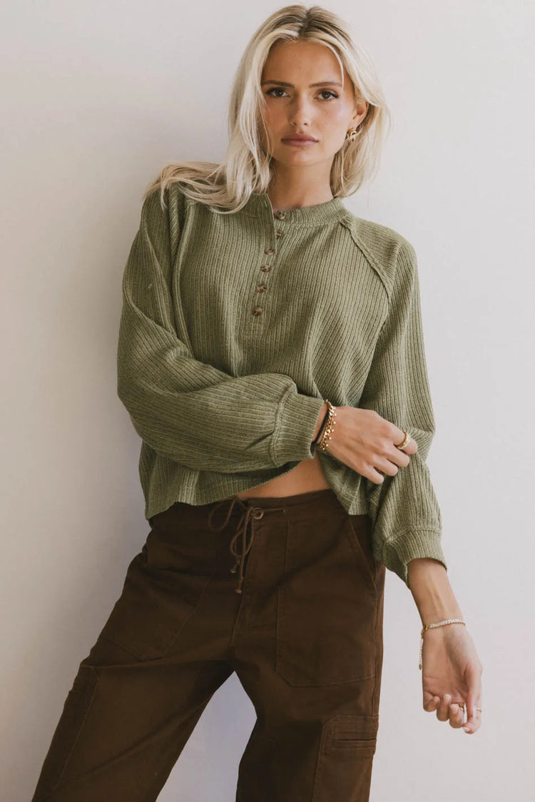 Long sleeves top in olive 