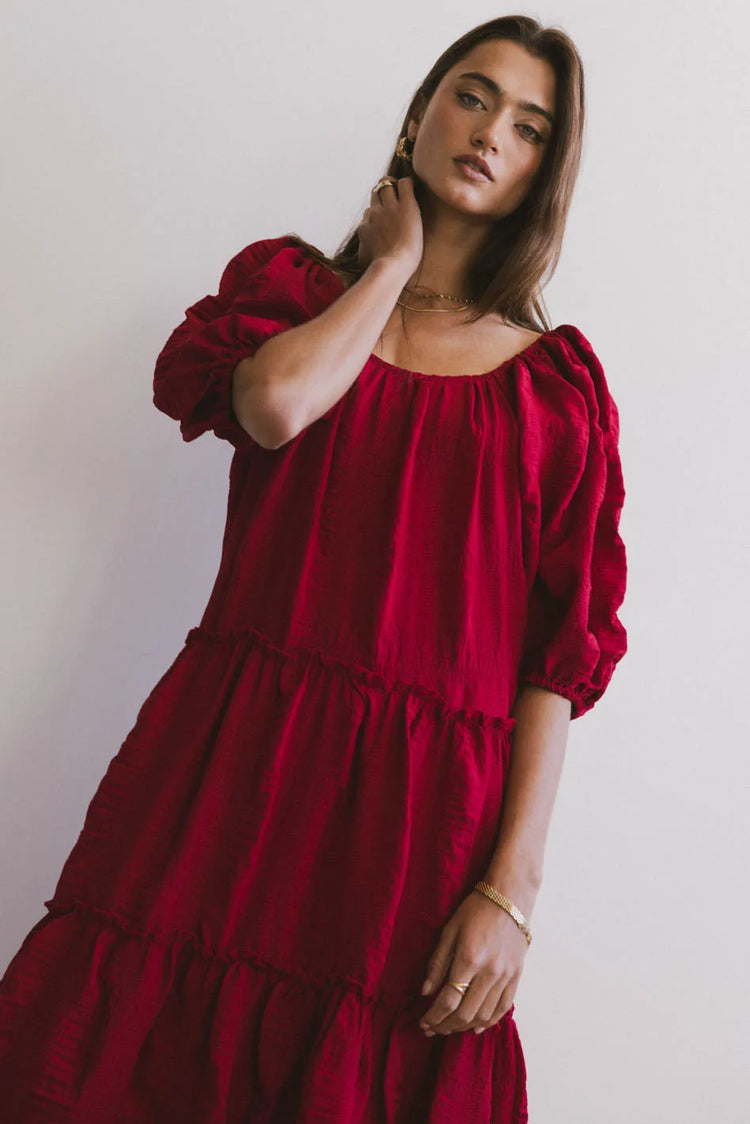 Round neck dress in burgundy 