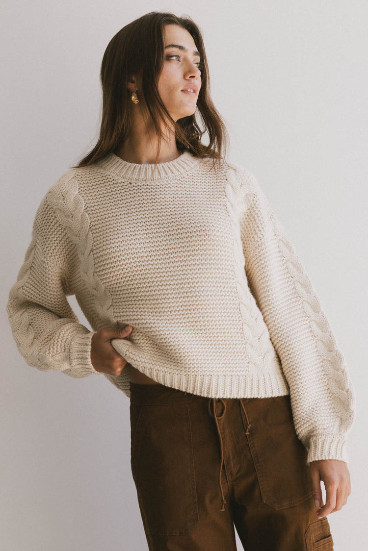 CABLE KNIT SWEATER IN BEIGE