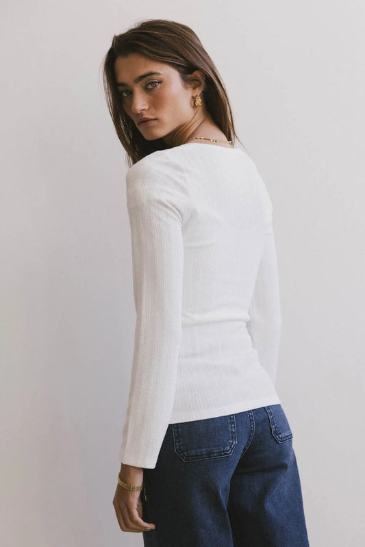 Plain color top in white 