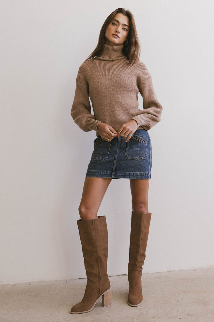 LONG SLEEVE SWEATER IN TAUPE