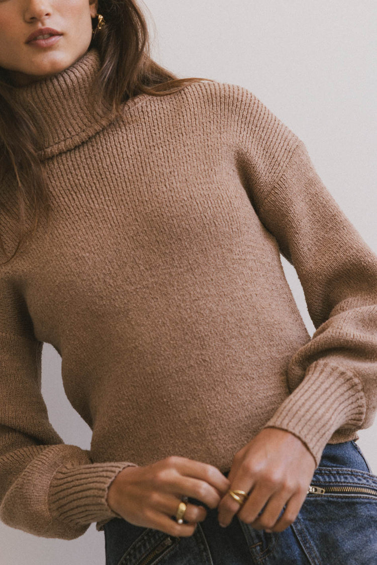 TAN TURTLENECK SWEATER