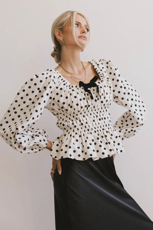 Polka dots top in cream 