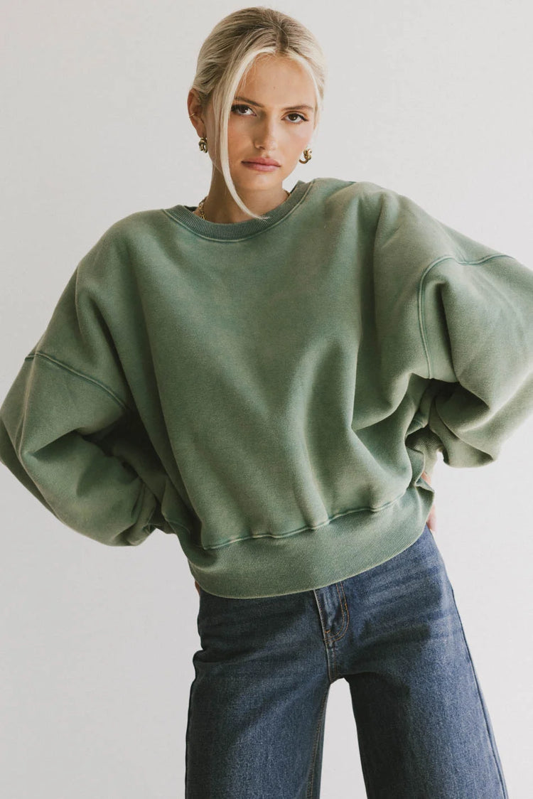 Round neck sweatshirt in green 