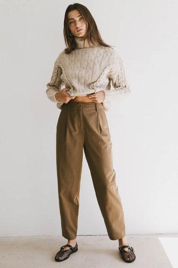 Woven balloon pants in brown 