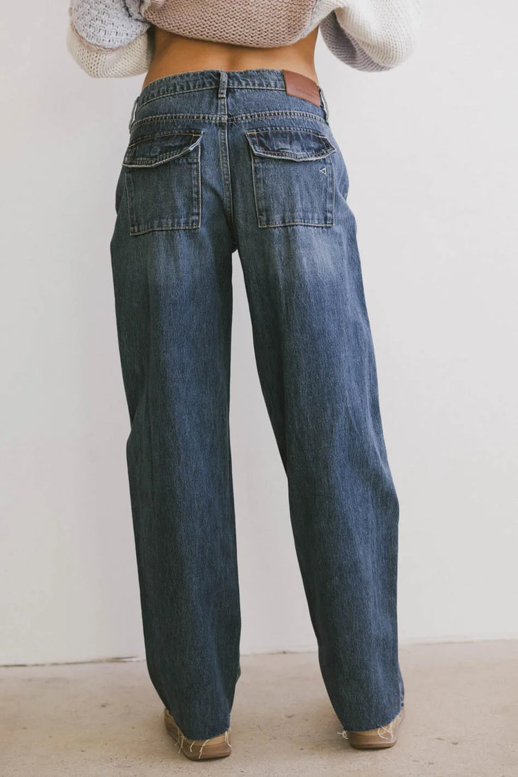 Two back pockets dark denim pants 