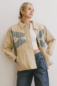 Two hand pockets jacket in khaki 