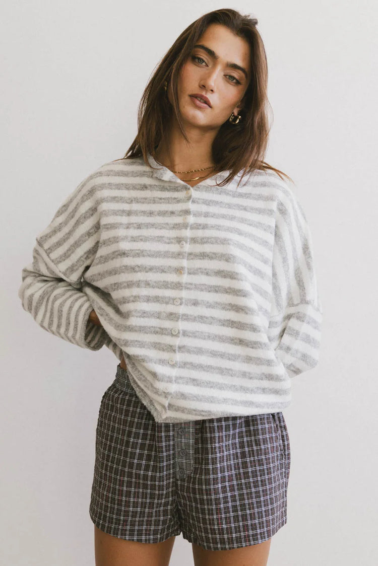 Knit sweater in grey 