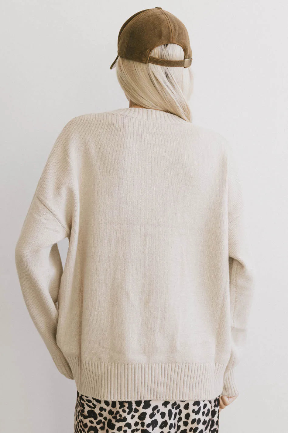 Plain  color sweater in beige 