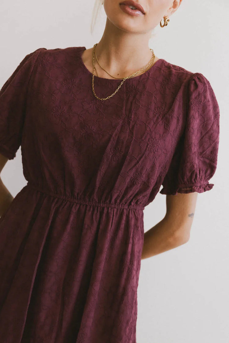 Short sleeves dress in burgundy 