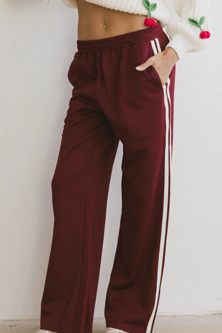 Two hand pockets pants in burgundy 