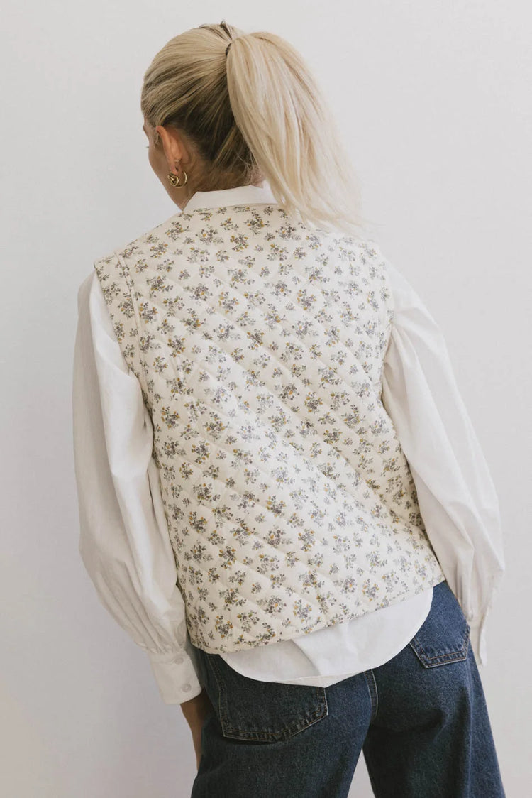 Floral vest in cream 