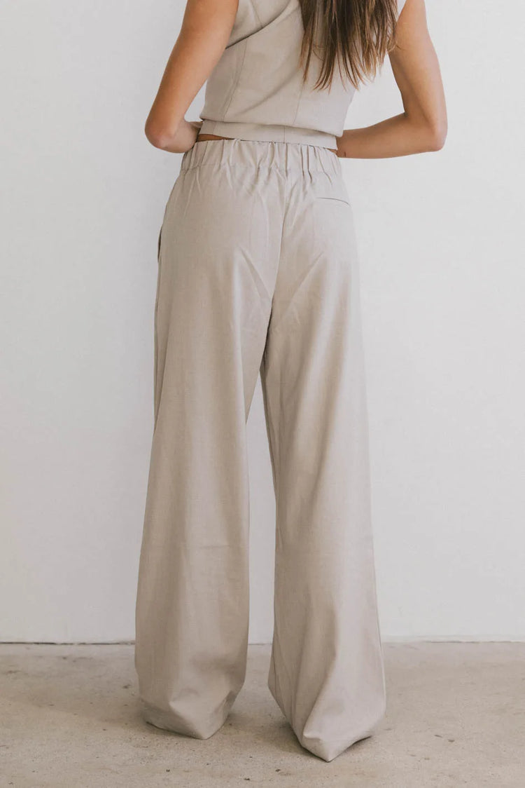 Plain color pants in taupe 