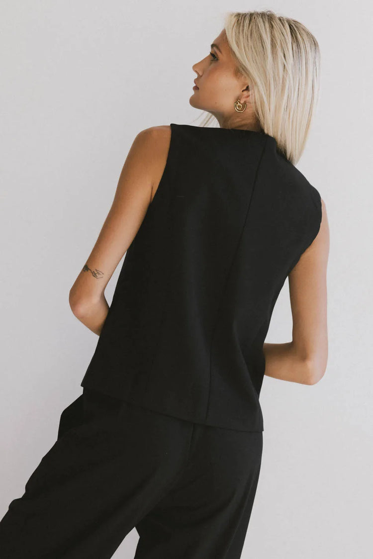 Plain color top in black 