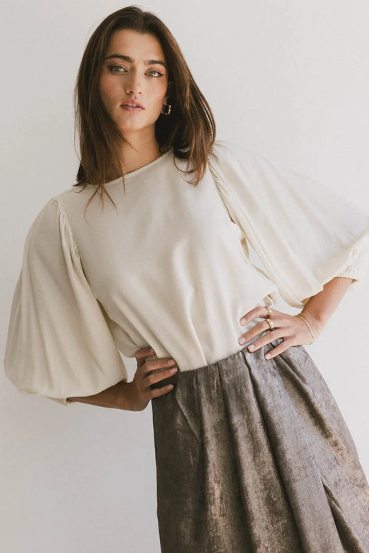 Puff sleeves top in cream 