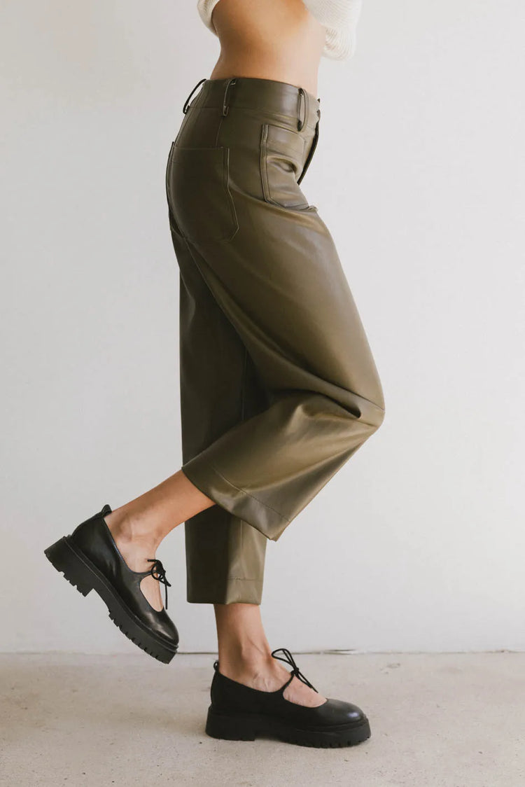 Stretchy faux leather pants in olive 