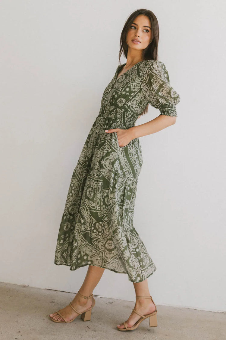 Two hand pockets dress in green 