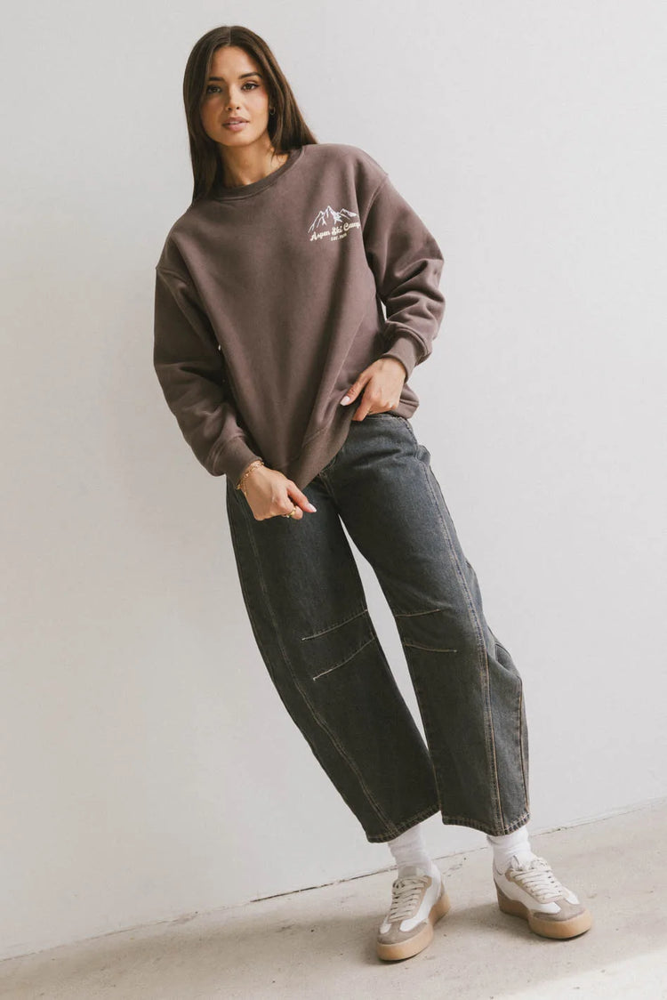 Ribbed hem sweatshirt in brown 